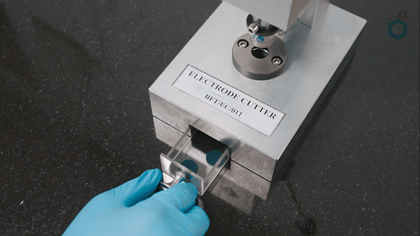 Electrode cutter machine 